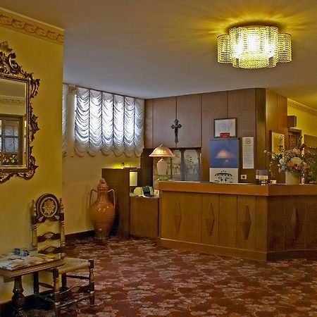 Hotel Quattro Strade 加巴纳特·米拉尼斯 外观 照片
